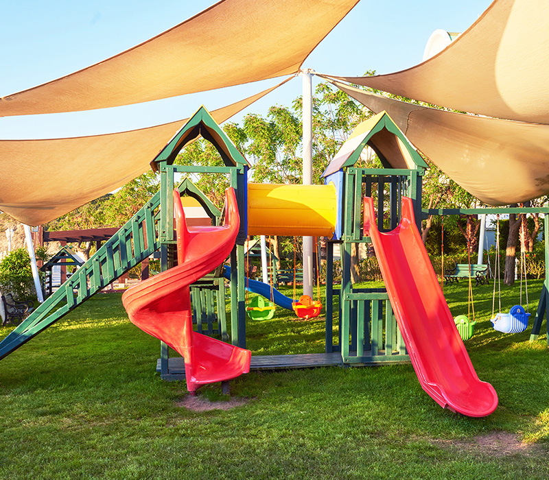 Construcción parques infantiles de exterior